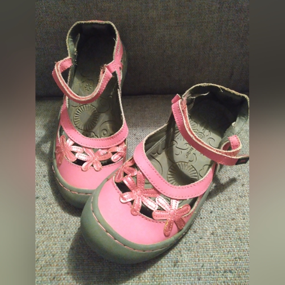 🖤4/$10 Pink and Gray Women's Shoes